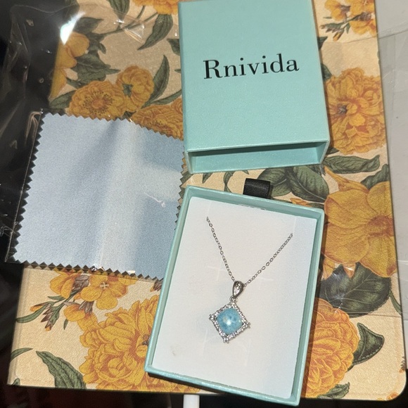 Stunning Larimar Crystal Pendant Necklace – Elegant & Timeless - Picture 3 of 4